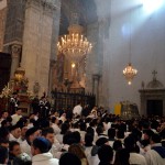 Il scrigno è riportato nella cameretta dentro la cattedrale di Catania durante la festa di sant'Agata